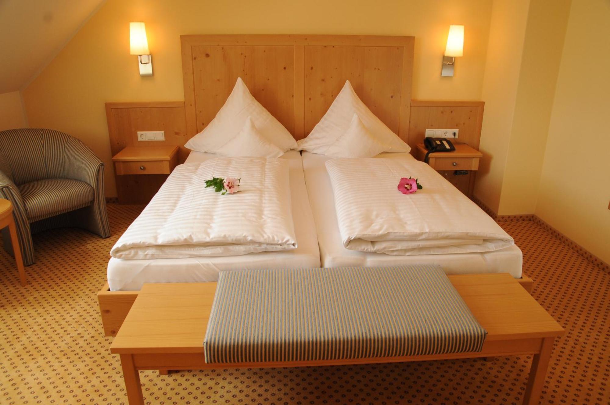 Beierleins Hotel & Catering Gmbh Reichenbach  Экстерьер фото